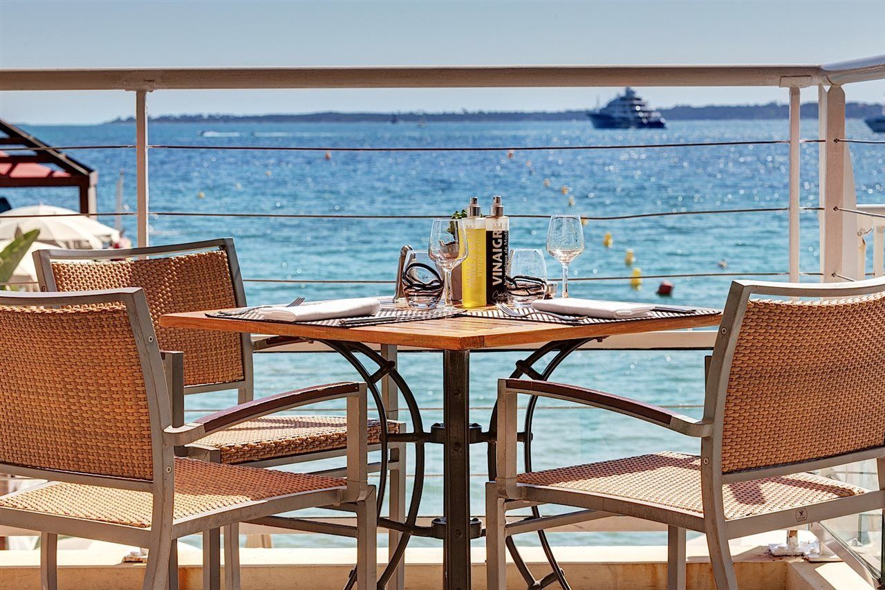 Garden Beach Hotel 胡安莱潘 外观 照片