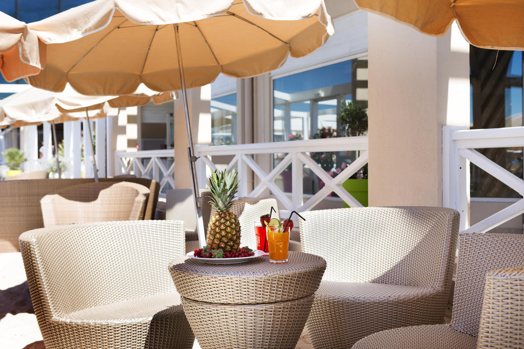 Garden Beach Hotel 胡安莱潘 外观 照片